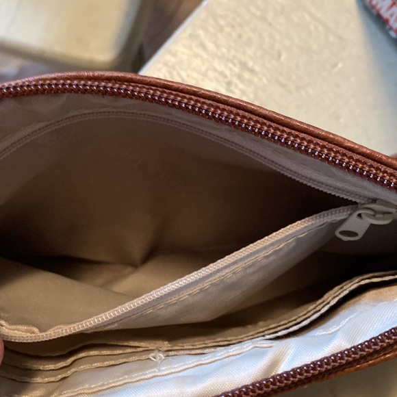 Timi & Leslie Purse - Picture 8 of 8